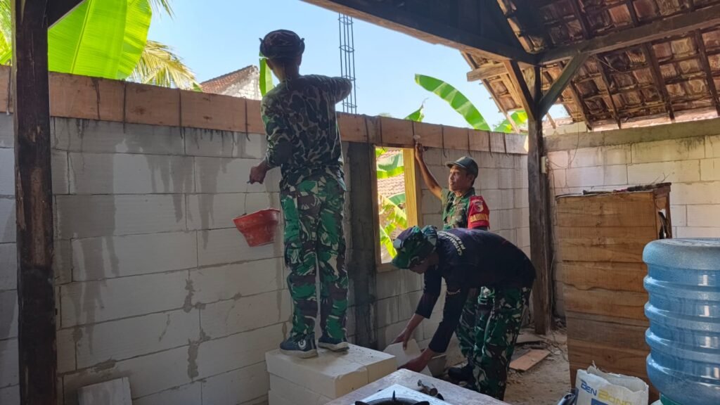 Progres Rumah Kian Terlihat, Ibu Sumiatun Sambut Harapan Baru Melalui Program TMMD Progres Rumah Kian Terlihat, Ibu Sumiatun Sambut Harapan Baru Melalui Program TMMD