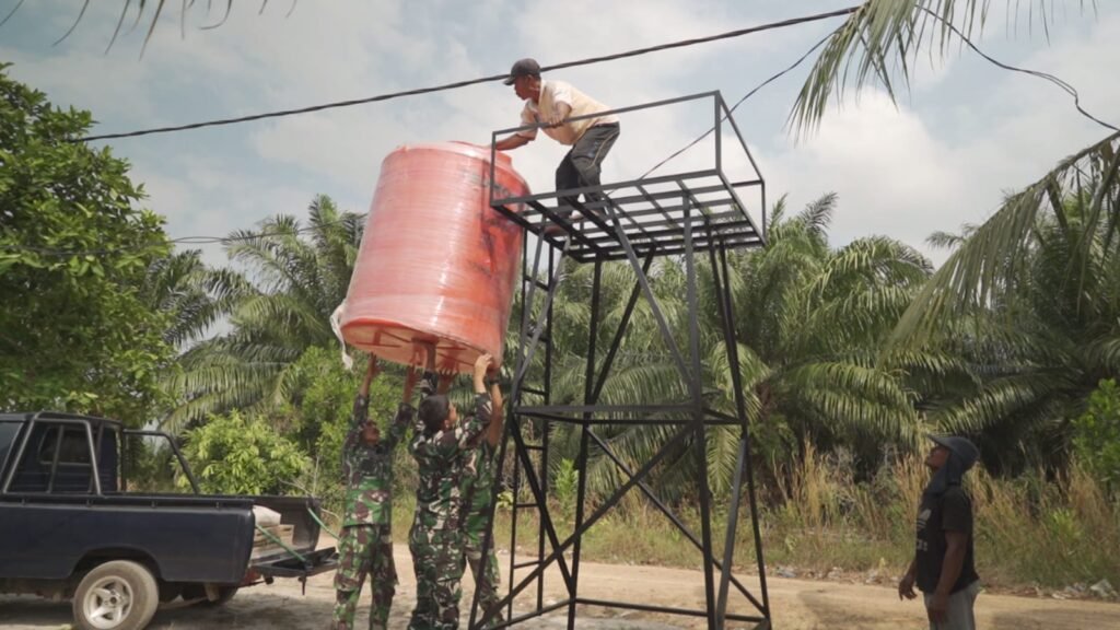Persiapan Akhir Sumur Bor di Mushola Desa Deniang, Tandon Air Dapat Dipasang Berkat TMMD 129
