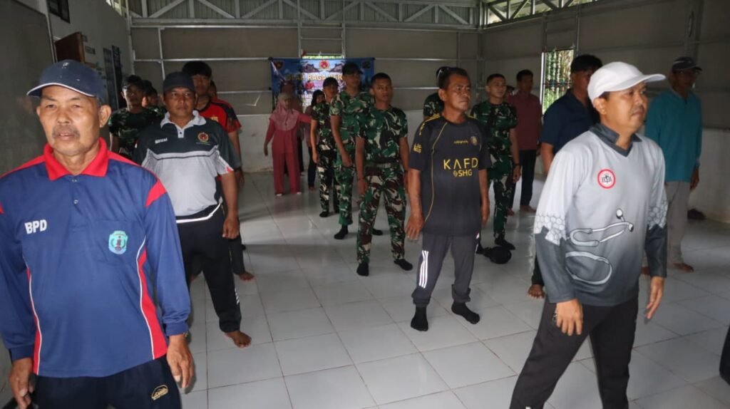 Jalin Kebersamaan Melalui Olahraga Bersama TNI di Liang Bunyu
