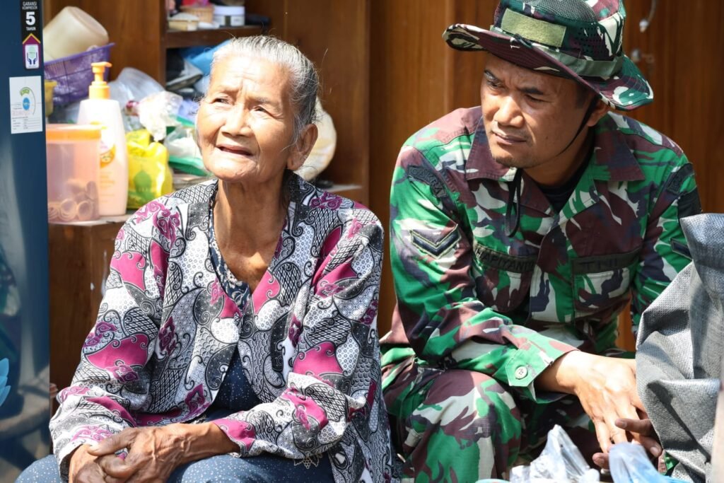 Impian Puluhan Tahun Terwujud, Mbah Sumiatun Kini Nikmati Rumah Layak Berkat TMMD ke-129