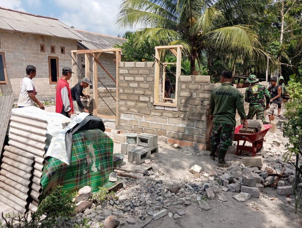 Sinergi Tanpa Lelah Satgas TMMD ke-129 Kodim 0413/Bangka dan Warga Gejot Pembangunan Rumah Pak Iwan di Desa Deniang Sinergi Tanpa Lelah Satgas TMMD ke-129 Kodim 0413/Bangka dan Warga Gejot Pembangunan Rumah Pak Iwan di Desa Deniang