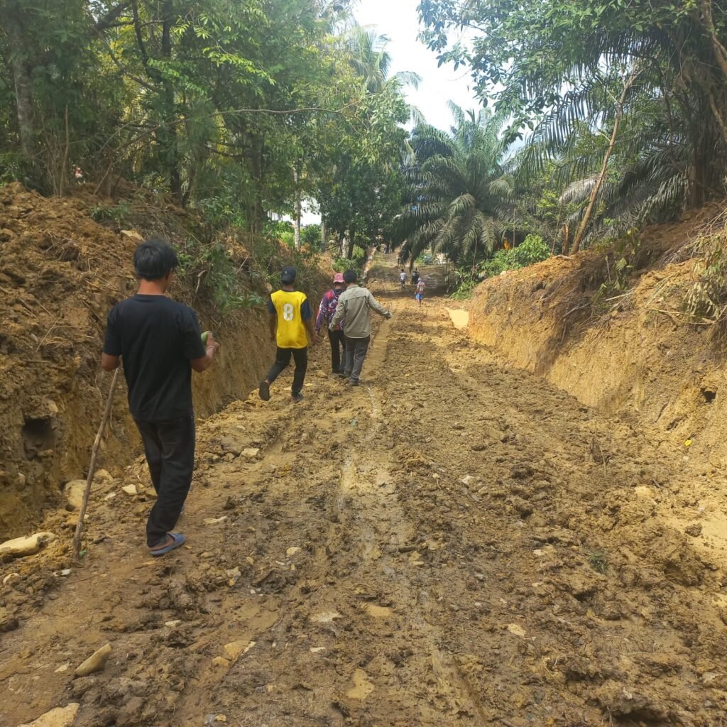 Akses Jalan Rusak Parah, Kodim 0911/Nunukan Tancap Gas Gelar TMMD ke-129 di Desa Liang Bunyu