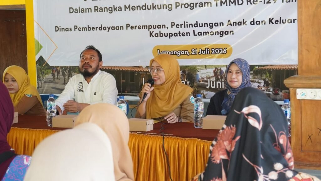 TMMD Ke-129 Tak Hanya Bangun Jalan, Satgas Dorong Perempuan Desa Tlemang Naik Kelas Lewat Pelatihan Usaha