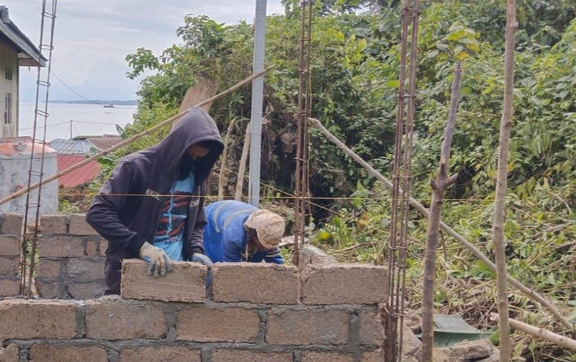 Pembangunan MCK TMMD Ke-129 Dukung Pola Hidup Bersih dan Sehat Masyarakat Desa Polewali Pembangunan MCK TMMD Ke-129 Dukung Pola Hidup Bersih dan Sehat Masyarakat Desa Polewali