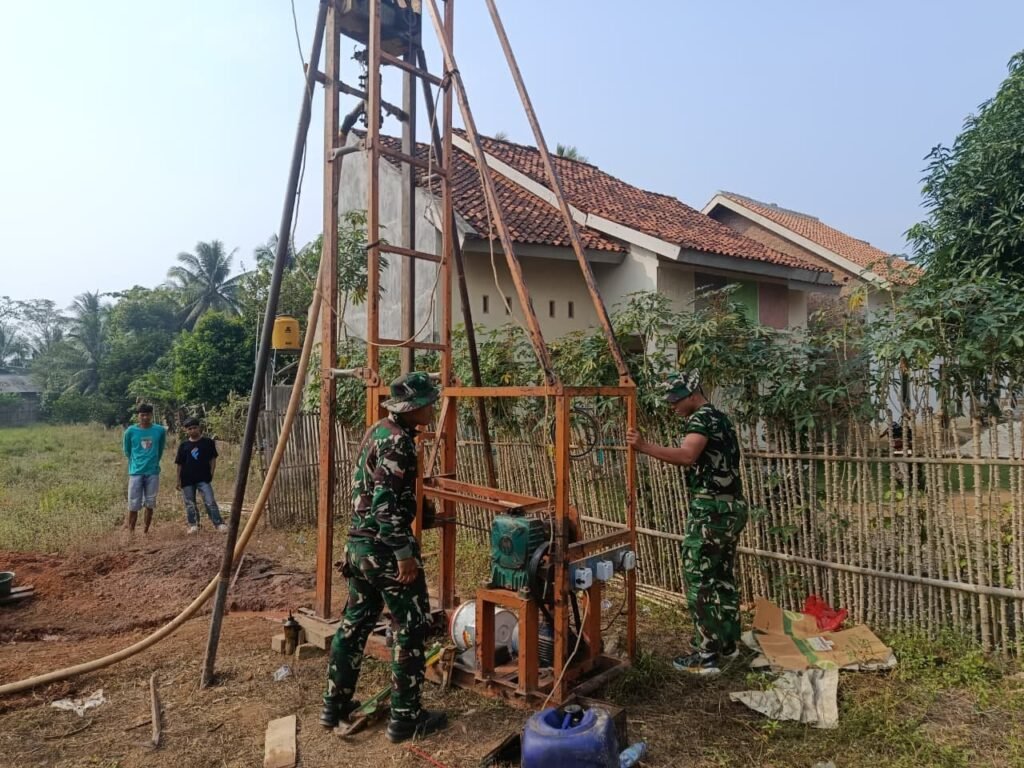 Tak Kenal Lelah, Satgas TMMD ke-129 Kodim 0412/LU dan Tukang Berpacu Selesaikan Sumur Bor untuk Masyarakat Desa Baru Raharja Tak Kenal Lelah, Satgas TMMD ke-129 Kodim 0412/LU dan Tukang Berpacu Selesaikan Sumur Bor untuk Masyarakat Desa Baru Raharja