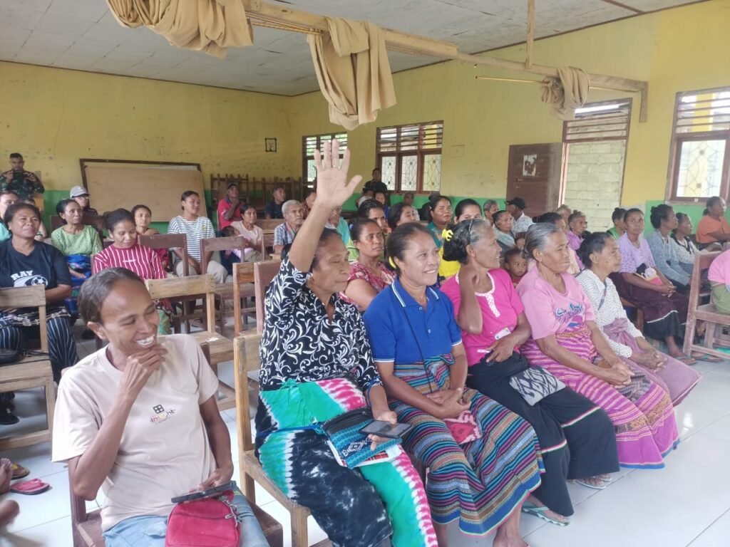 Semangat Kebangsaan Membara! Warga Antusias Ikuti Penyuluhan Wawasan Kebangsaan Non-Fisik TMMD 129 Kodim Belu Semangat Kebangsaan Membara! Warga Antusias Ikuti Penyuluhan Wawasan Kebangsaan Non-Fisik TMMD 129 Kodim Belu