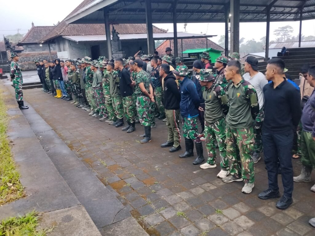 Apel Pagi Satgas TMMD Ke-129 Pastikan Kesiapan Personel Sebelum Turun ke Lokasi Apel Pagi Satgas TMMD Ke-129 Pastikan Kesiapan Personel Sebelum Turun ke Lokasi