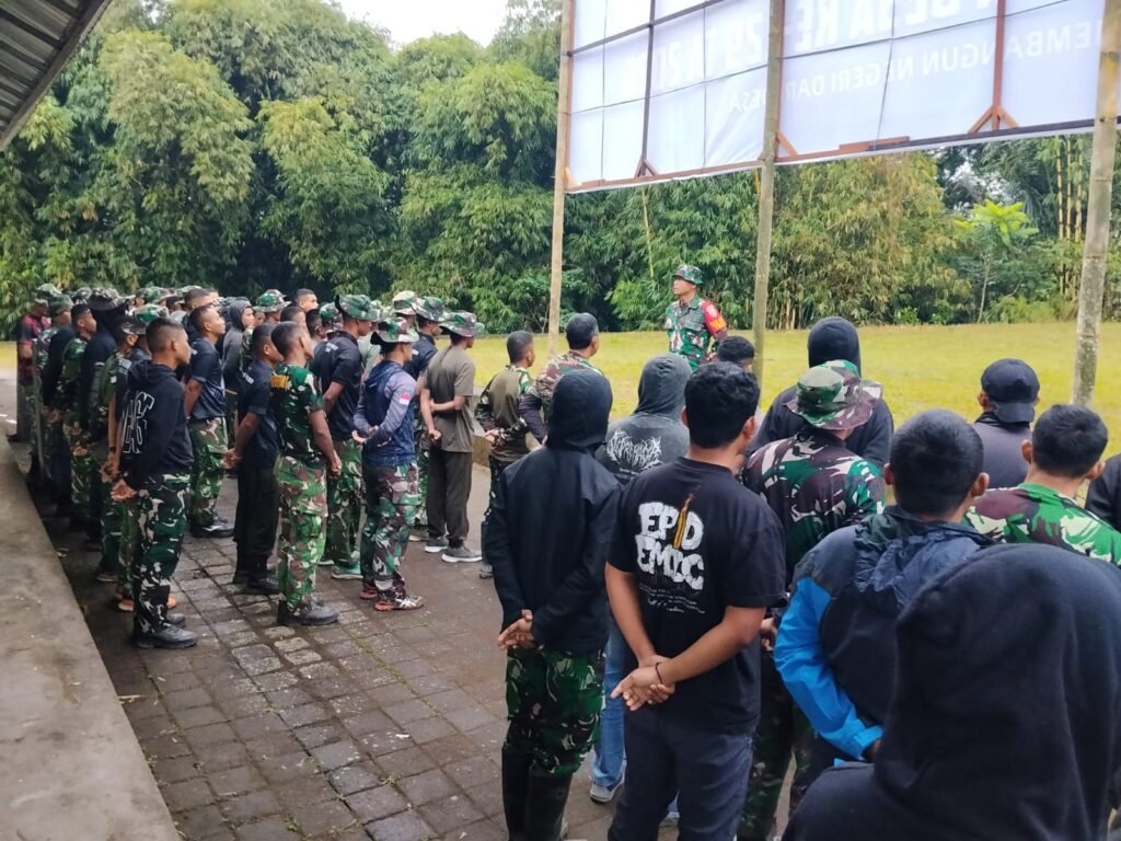 Apel Pagi Satgas TMMD Ke-129 Kodim 1626/Bangli Jadi Kunci Kesiapan Personel di Lapangan Apel Pagi Satgas TMMD Ke-129 Kodim 1626/Bangli Jadi Kunci Kesiapan Personel di Lapangan