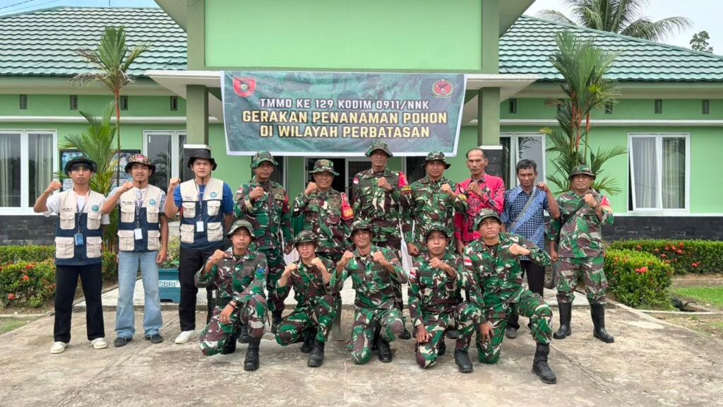 Warga Liang Bunyu Antusias dan Bangga Diajak Tanam Pohon di Puncak Patok Batas Negara