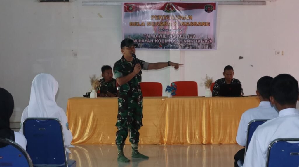 Hadirkan Ceria di Perbatasan, Satgas TMMD ke-129 Ajak Anak-Anak SD dan SMP Belajar Bersama di Kantor Desa Liang Bunyu Hadirkan Ceria di Perbatasan, Satgas TMMD ke-129 Ajak Anak-Anak SD dan SMP Belajar Bersama di Kantor Desa Liang Bunyu