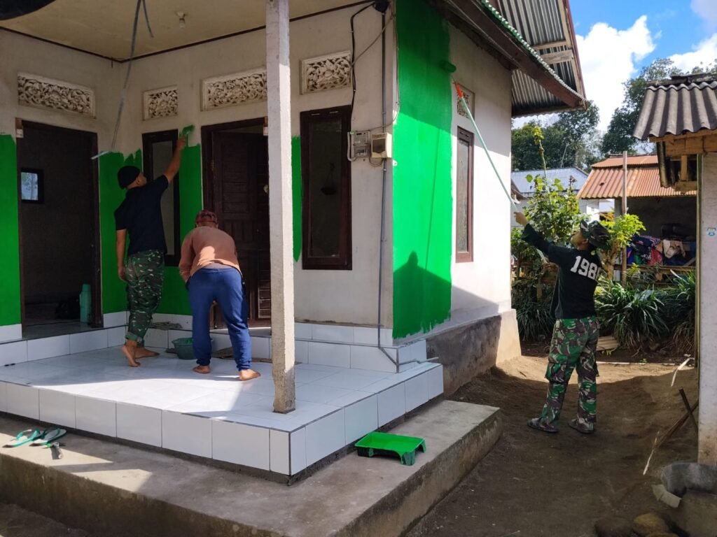 Sentuhan Akhir RTLH TMMD Ke-129, Satgas Kodim 1626/Bangli Fokus Percantik Rumah Warga dengan Pengecatan Dinding Sentuhan Akhir RTLH TMMD Ke-129, Satgas Kodim 1626/Bangli Fokus Percantik Rumah Warga dengan Pengecatan Dinding
