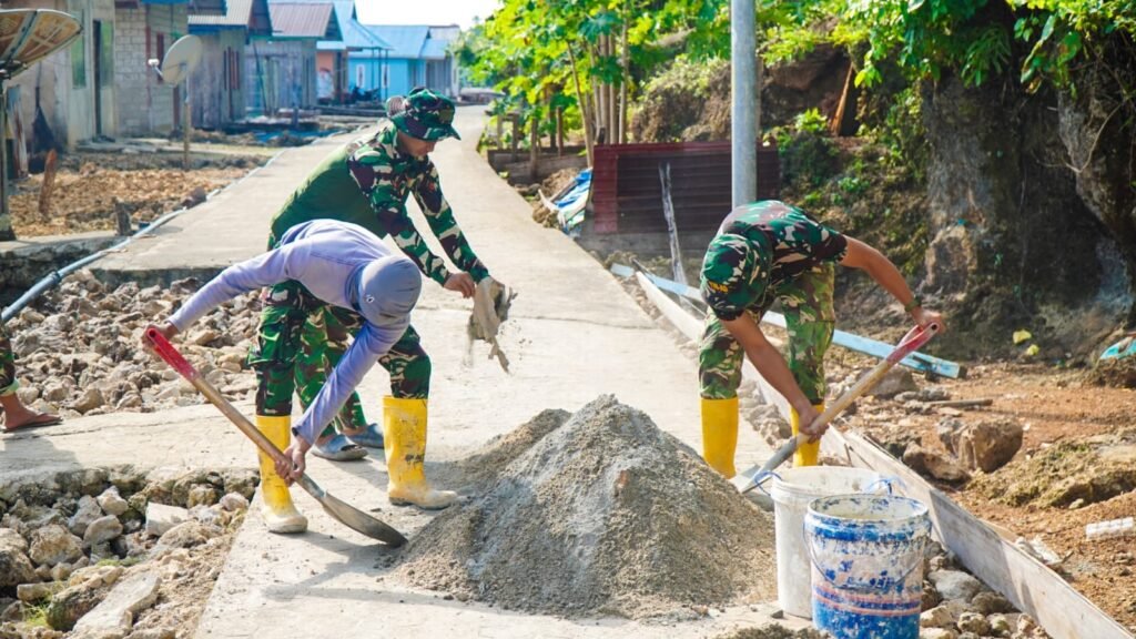 Satgas TMMD Ke-129 Kodim 1311/Morowali terus genjot Pekerjaan Rabat Jalan di Desa Polewali Satgas TMMD Ke-129 Kodim 1311/Morowali terus genjot Pekerjaan Rabat Jalan di Desa Polewali