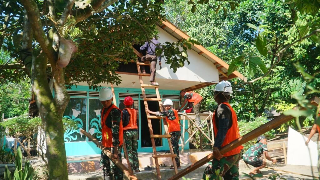 Revitalisasi RTLH Ibu Wahida dengan Plafon Kalsibut Tingkatkan Kualitas Hunian Revitalisasi RTLH Ibu Wahida dengan Plafon Kalsibut Tingkatkan Kualitas Hunian