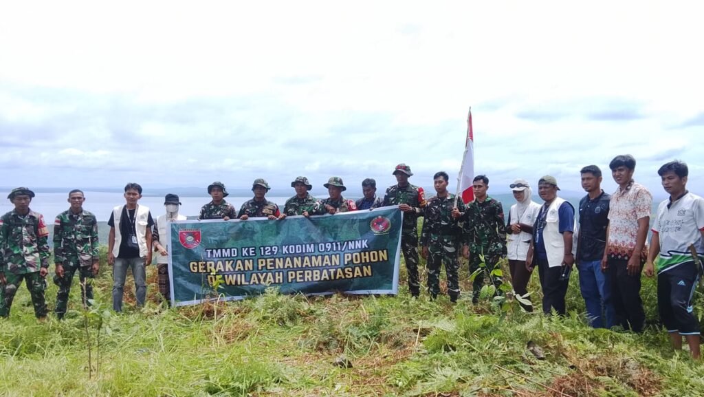 Mahasiswa KKN UBT Rasakan Medan Ekstrem Saat Ikut Penanaman Pohon Bersama TMMD Kodim 0911/Nunukan Mahasiswa KKN UBT Rasakan Medan Ekstrem Saat Ikut Penanaman Pohon Bersama TMMD Kodim 0911/Nunukan
