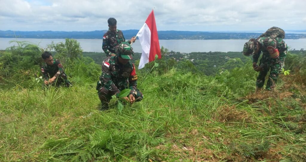 TMMD Kodim 0911/Nunukan Gandeng Mahasiswa KKN UBT Hijaukan Perbatasan dengan Penanaman Pohon Buah TMMD Kodim 0911/Nunukan Gandeng Mahasiswa KKN UBT Hijaukan Perbatasan dengan Penanaman Pohon Buah