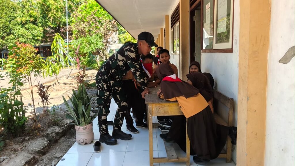 Sela Istirahat TMMD Dimanfaatkan Prada Sholah Tanamkan Motivasi Belajar kepada Anak-anak Desa Tlemang Sela Istirahat TMMD Dimanfaatkan Prada Sholah Tanamkan Motivasi Belajar kepada Anak-anak Desa Tlemang