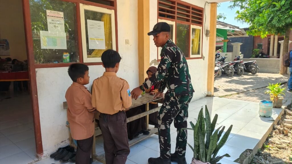 Tawa Anak-anak SDN 2 Tlemang Jadi Penyemangat Satgas TMMD 129 Menuntaskan Pembangunan Desa Tawa Anak-anak SDN 2 Tlemang Jadi Penyemangat Satgas TMMD 129 Menuntaskan Pembangunan Desa