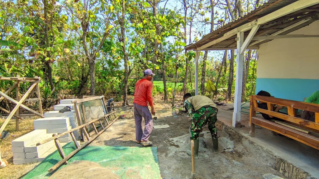 Gotong Royong Satgas TMMD Percepat Penyelesaian RTLH Ibu Jasmiati Gotong Royong Satgas TMMD Percepat Penyelesaian RTLH Ibu Jasmiati