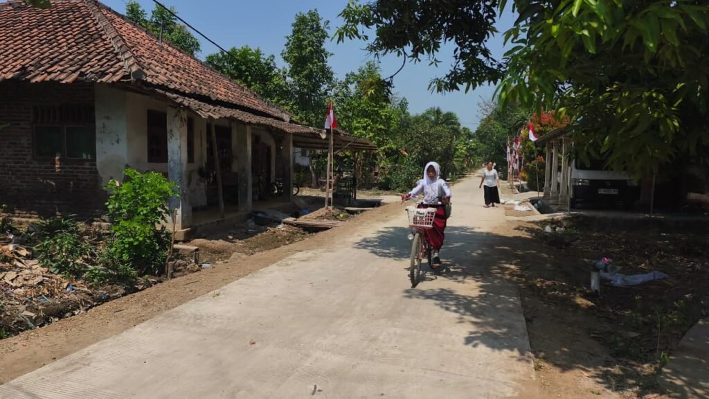 Pembangunan Jalan Rabat Beton TMMD ke-129 Rampung penuh di Cirebon Pembangunan Jalan Rabat Beton TMMD ke-129 Rampung penuh di Cirebon