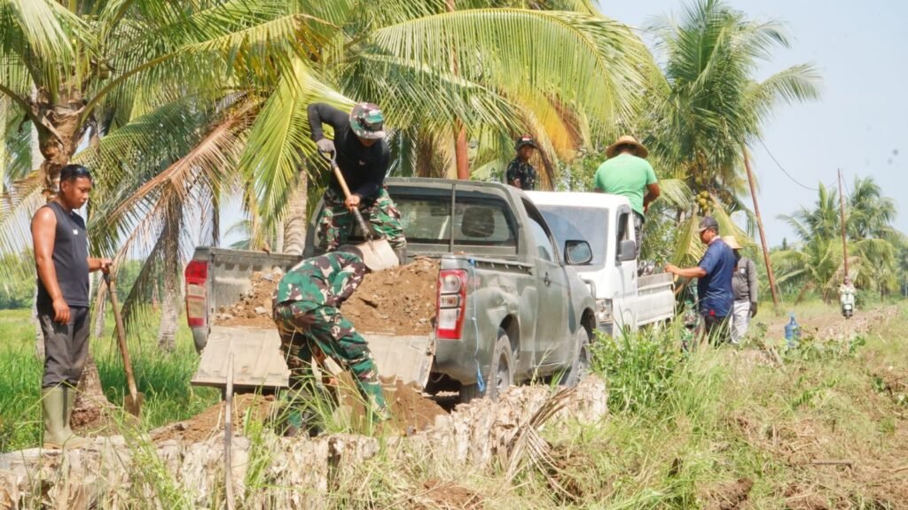 Akses Warga Segera Makin Nyaman, Satgas TMMD Genjot Penimbunan Jalan Bandar Raya Akses Warga Segera Makin Nyaman, Satgas TMMD Genjot Penimbunan Jalan Bandar Raya