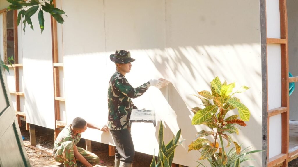 Dari Kerangka hingga Finishing, Satgas dan Warga Wujudkan Rumah Layak Huni Dari Kerangka hingga Finishing, Satgas dan Warga Wujudkan Rumah Layak Huni