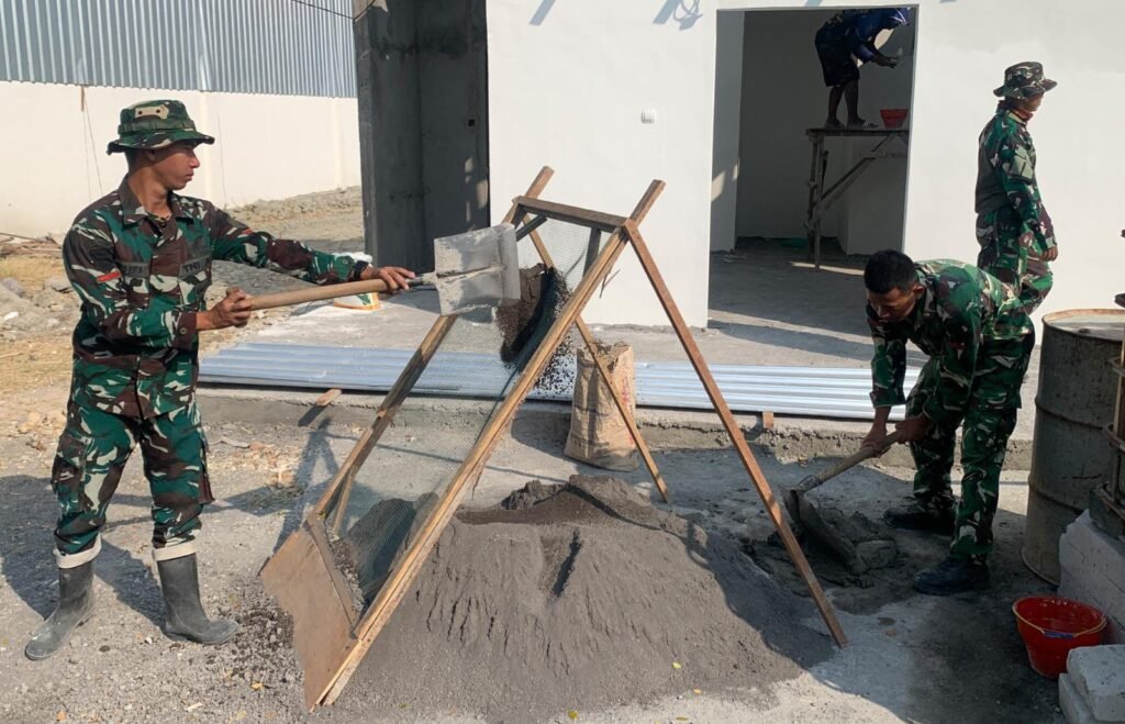 Sinergi Tanpa Batas: Satgas TMMD 129 Bojonegoro dan Warga Kesongo Kebut Pembangunan MCK Rest Area Terpadu Sinergi Tanpa Batas: Satgas TMMD 129 Bojonegoro dan Warga Kesongo Kebut Pembangunan MCK Rest Area Terpadu