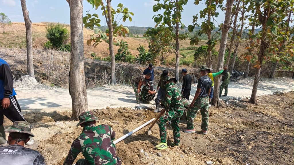Mengejar Target Penutupan, Satgas TMMD 129 Berpacu dengan Waktu Penuntasan Pembangunan Tandon Air Dusun Bakon Mengejar Target Penutupan, Satgas TMMD 129 Berpacu dengan Waktu Penuntasan Pembangunan Tandon Air Dusun Bakon