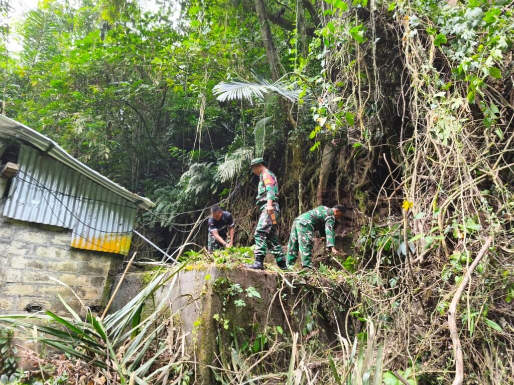 Turun Langsung ke Lapangan, Wadan Satgas TMMD Ke-129 Pimpin Pembersihan Yeh Tipat