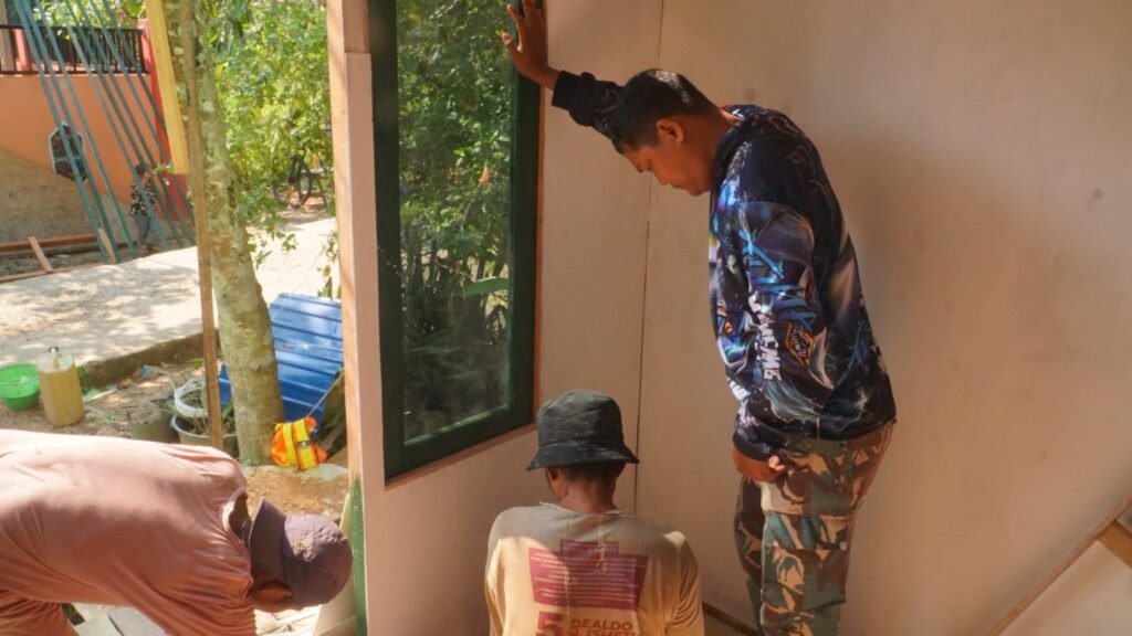 TMMD Hadir untuk Rakyat, Satgas dan Warga Bersama Sempurnakan Rumah Impian TMMD Hadir untuk Rakyat, Satgas dan Warga Bersama Sempurnakan Rumah Impian