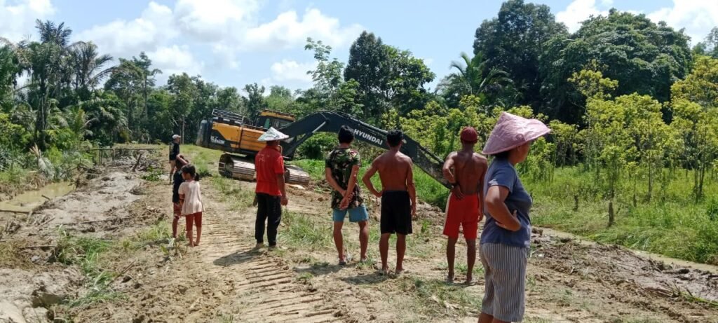 Mimpi Warga Menjadi Nyata: Senyum Bahagia Masyarakat Belatung Menyambut Pembukaan Akses Jalan Perbatasan