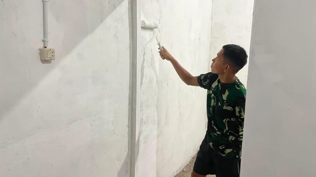 Satgas TMMD Kodim 0413/Bangka Plester Kamar Mandi RTLH, Wujudkan Hunian Sehat bagi Warga Satgas TMMD Kodim 0413/Bangka Plester Kamar Mandi RTLH, Wujudkan Hunian Sehat bagi Warga