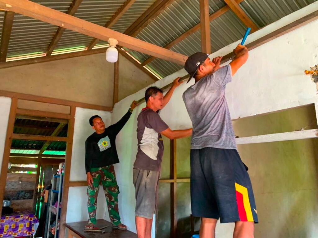 RTLH Sasaran Ke-II Milik Ibu Yustina Dayang Dusun Belatung Mulai Digenjot RTLH Sasaran Ke-II Milik Ibu Yustina Dayang Dusun Belatung Mulai Digenjot