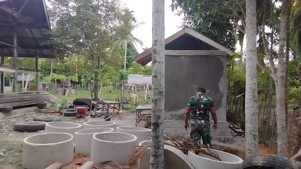 Satgas TMMD dan Warga Percepat Pembangunan MCK Demi Tingkatkan Kesehatan Lingkungan Satgas TMMD dan Warga Percepat Pembangunan MCK Demi Tingkatkan Kesehatan Lingkungan