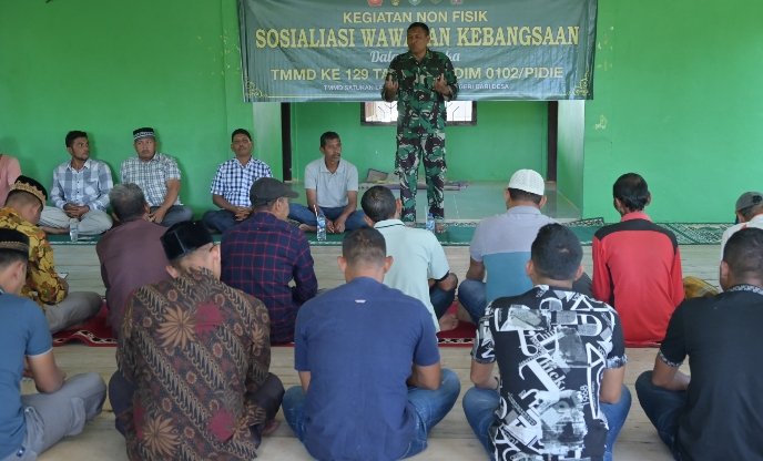 Tak Hanya Bangun Infrastruktur, Satgas TMMD Ke-129 Kodim 0102/Pidie Tanamkan Wawasan Kebangsaan kepada Masyarakat Tak Hanya Bangun Infrastruktur, Satgas TMMD Ke-129 Kodim 0102/Pidie Tanamkan Wawasan Kebangsaan kepada Masyarakat