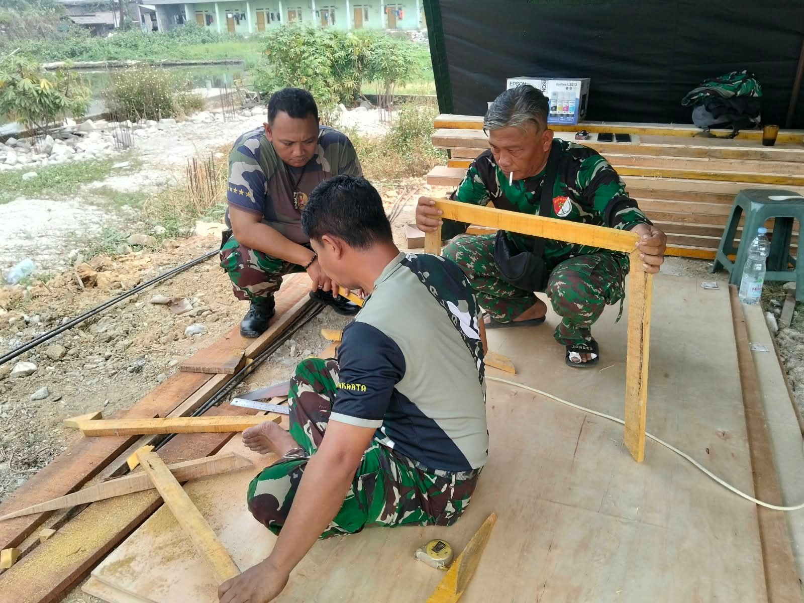 Kegiatan TMMD ke-130: Persiapan Pembangunan Infrastruktur Melalui Pembuatan Bagesting