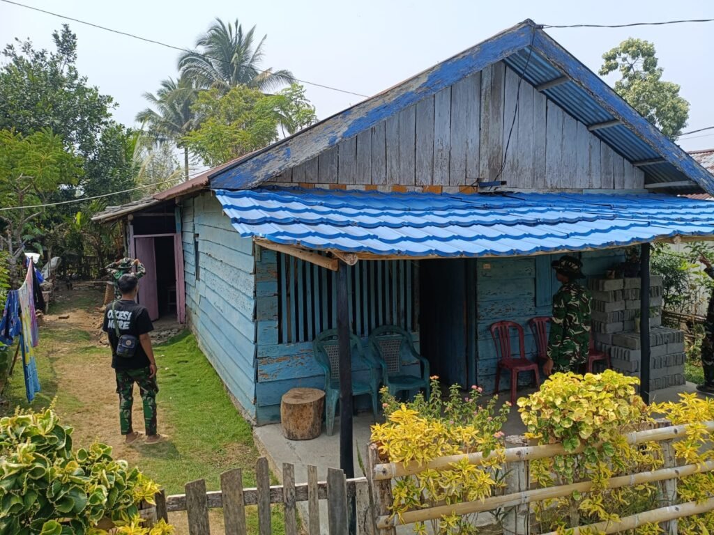 Kegiatan Proyek TMMD 130: Awal Rehabilitasi Rumah Ibu Minya di Poso