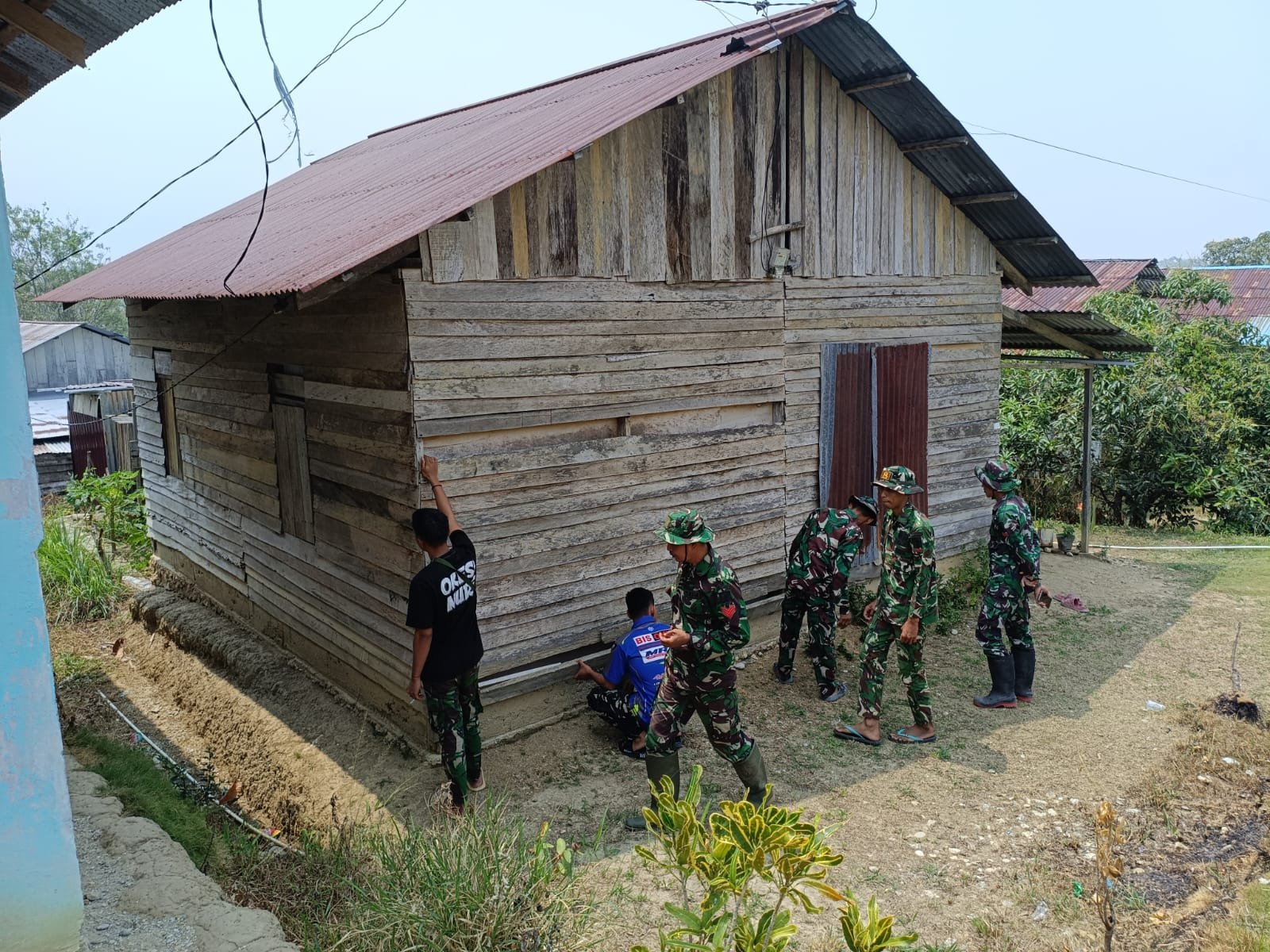 Kodim 1307/Poso Awali Perbaikan Rumah Tidak Layak Huni di Poso
