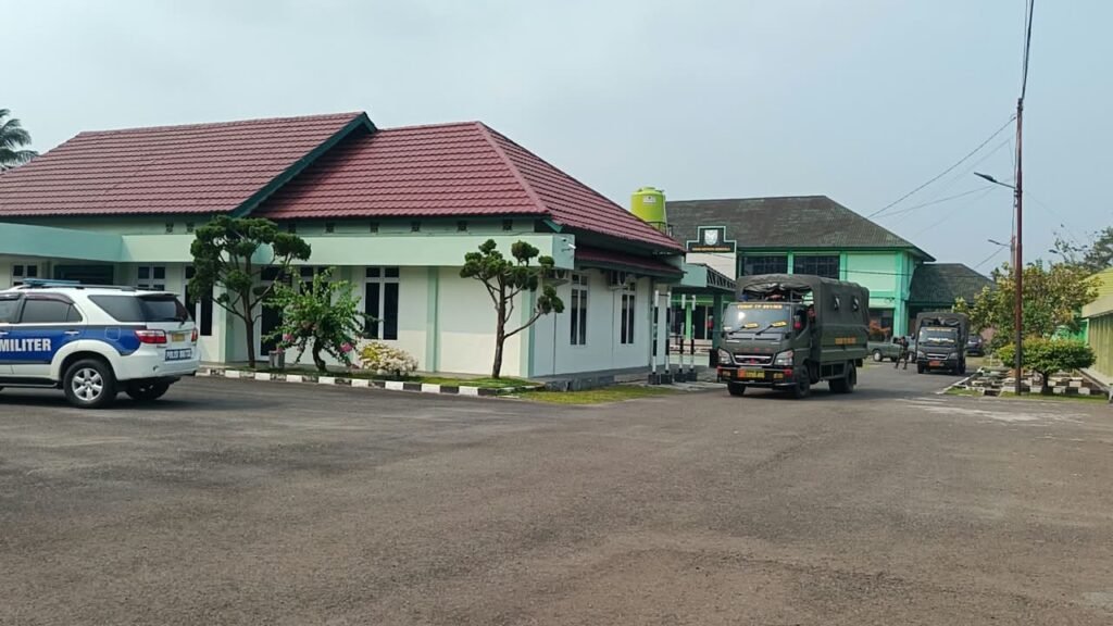 Kolonel Azhari tekankan pentingnya kedekatan prajurit TMMD dengan masyarakat setempat