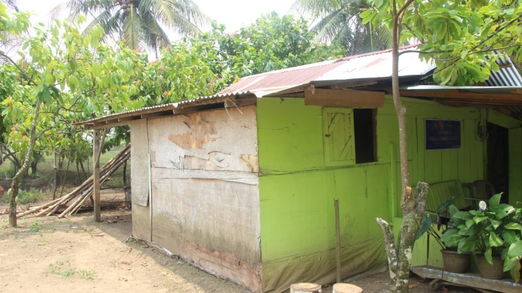 Harapan Baru Bagi Haji Arsyad Melalui Rehabilitasi Rumah Bersama TMMD
