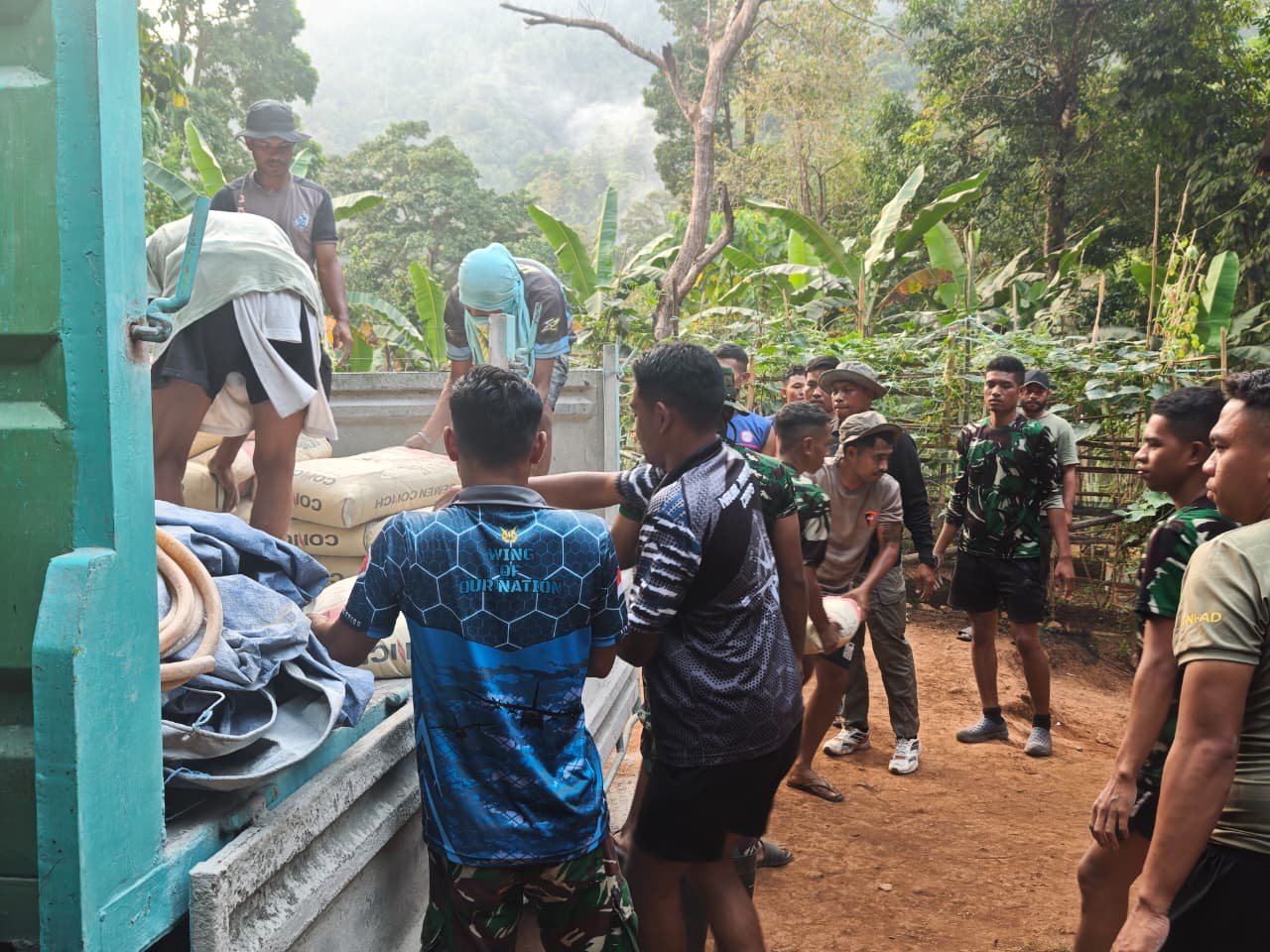 Warga Turun Tangan, Pengangkutan Material TMMD di Dusun Seri Tetap Berjalan — Edisi 2 14 Okt 2026