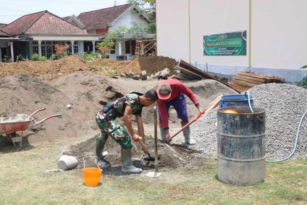 Pembangunan MCK Umum TMMD ke-130 Dikenalkan Sebagai Upaya Pemberdayaan Masyarakat Pembangunan MCK Umum TMMD ke-130 Dikenalkan Sebagai Upaya Pemberdayaan Masyarakat