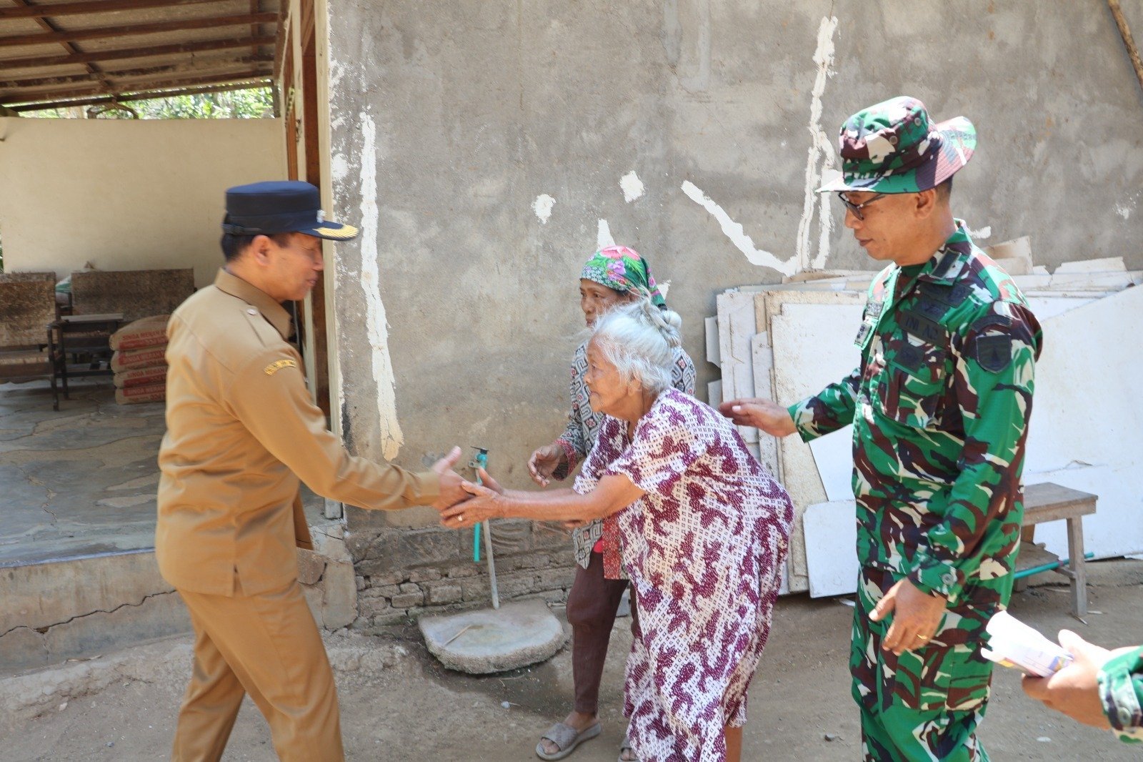 Mbah Waqilah berharap rumah layak segera rampung di usia yang sudah 95 tahun