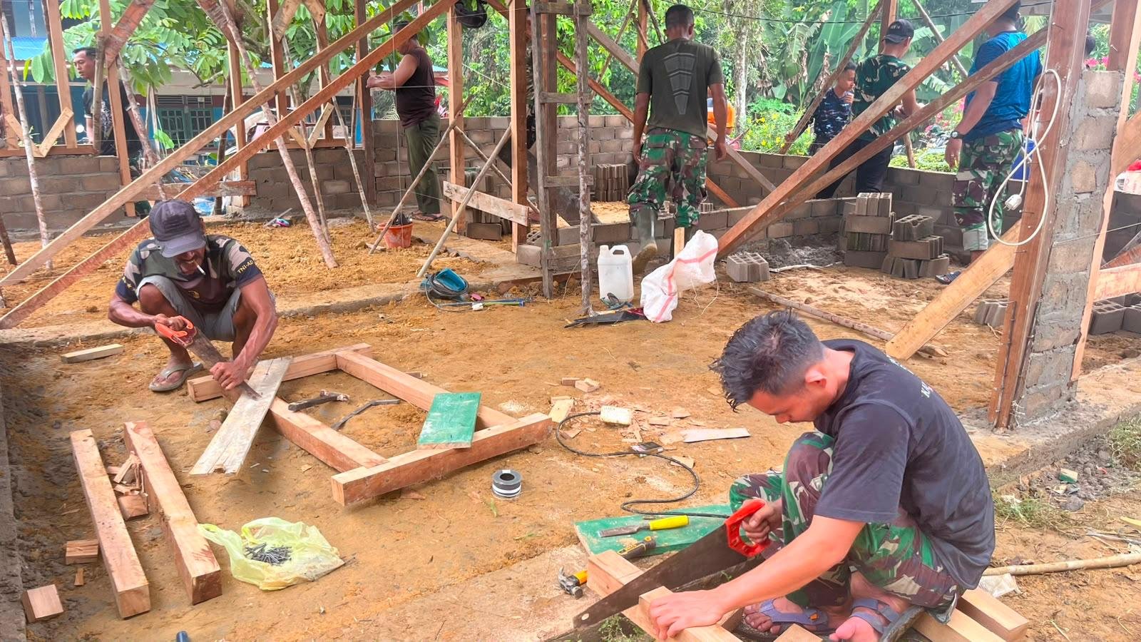 Proyek TMMD Landak: Membangun Kualitas Hidup Melalui Rumah Ibu Suhanim