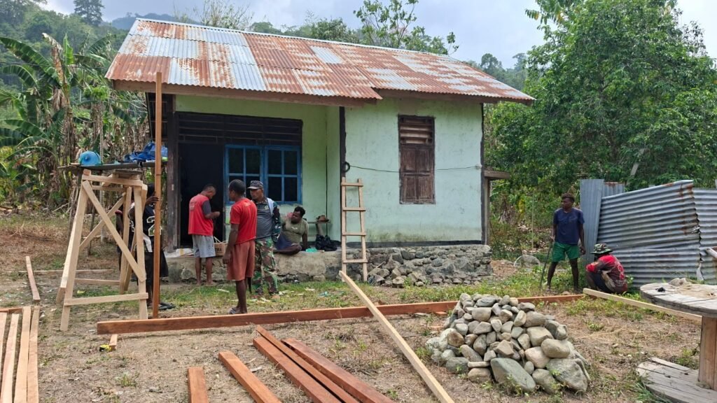 Upaya TNI Memberdayakan Masyarakat Melalui Rehabilitasi Rumah Layak Huni Upaya TNI Memberdayakan Masyarakat Melalui Rehabilitasi Rumah Layak Huni
