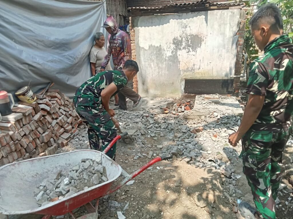TMMD Tulungagung Tingkatkan Kesehatan Melalui Sanitasi dalam Proyek RTLH Suparlan TMMD Tulungagung Tingkatkan Kesehatan Melalui Sanitasi dalam Proyek RTLH Suparlan