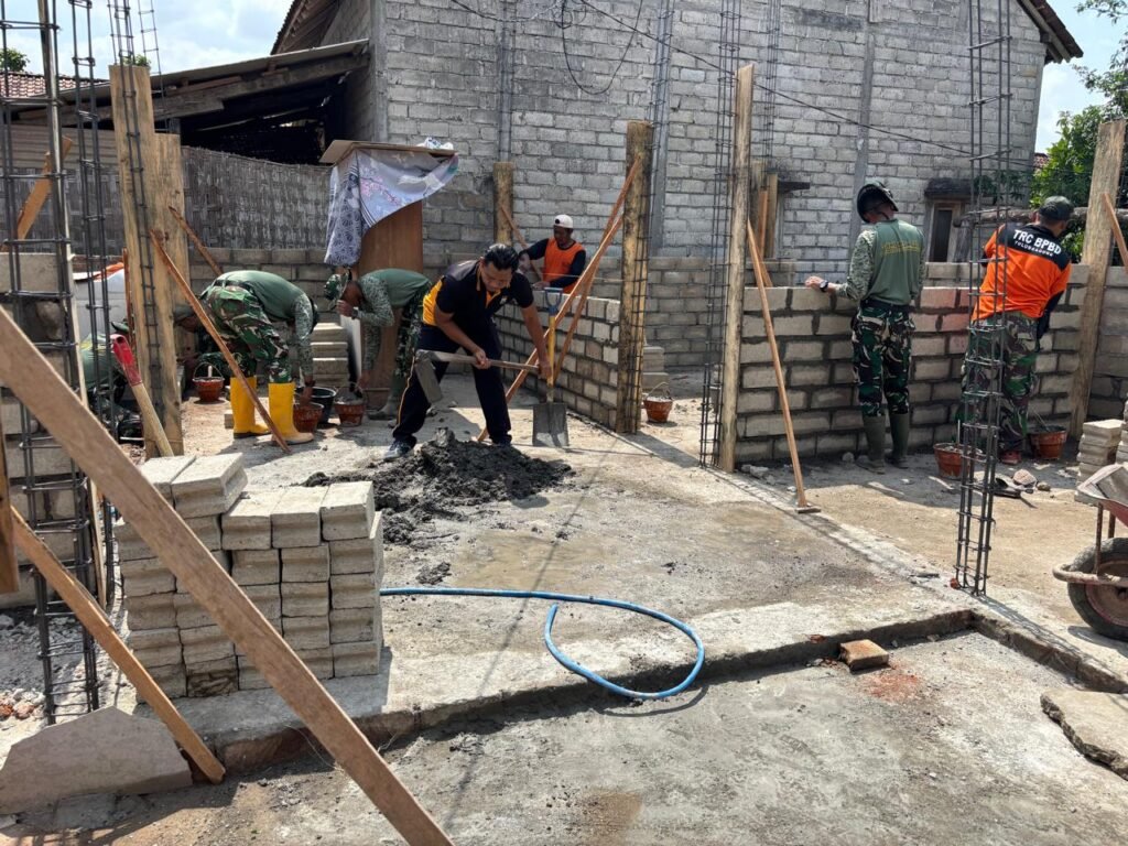 Bersama Satgas TMMD, Agus Suwandi Wujudkan Rumah Impian dengan Kerja Keras