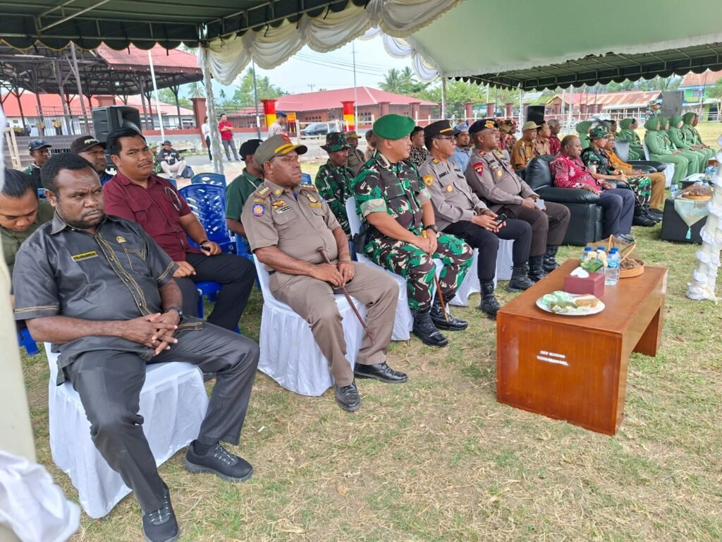 Pembukaan TMMD: Perayaan Tradisi Arfak Menghubungkan TNI dan Masyarakat Pembukaan TMMD: Perayaan Tradisi Arfak Menghubungkan TNI dan Masyarakat