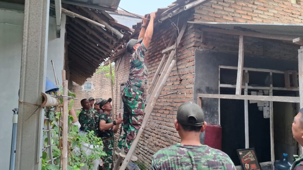 Kodim 0510/Tigaraksa luncurkan renovasi rumah tidak layak huni di Tigaraksa Kodim 0510/Tigaraksa luncurkan renovasi rumah tidak layak huni di Tigaraksa