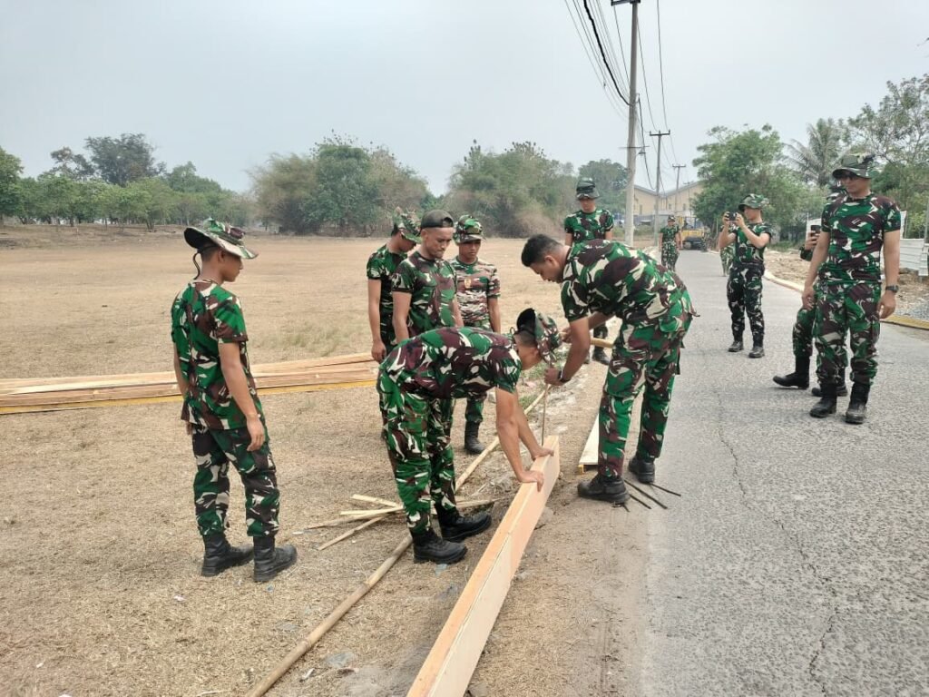 Keterlibatan TNI dalam Proyek Infrastruktur di Desa Sumur Bandung Meningkat Keterlibatan TNI dalam Proyek Infrastruktur di Desa Sumur Bandung Meningkat