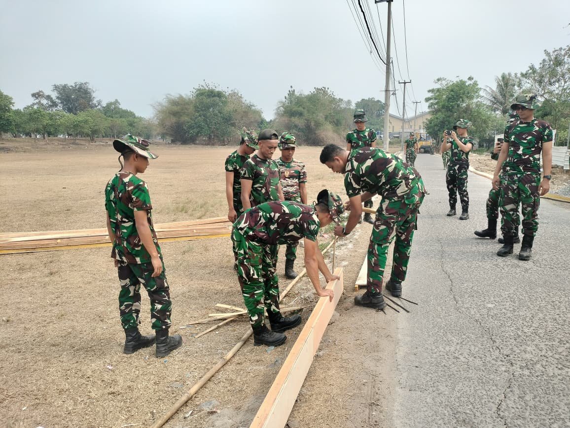 Keterlibatan TNI dalam Proyek Infrastruktur di Desa Sumur Bandung Meningkat